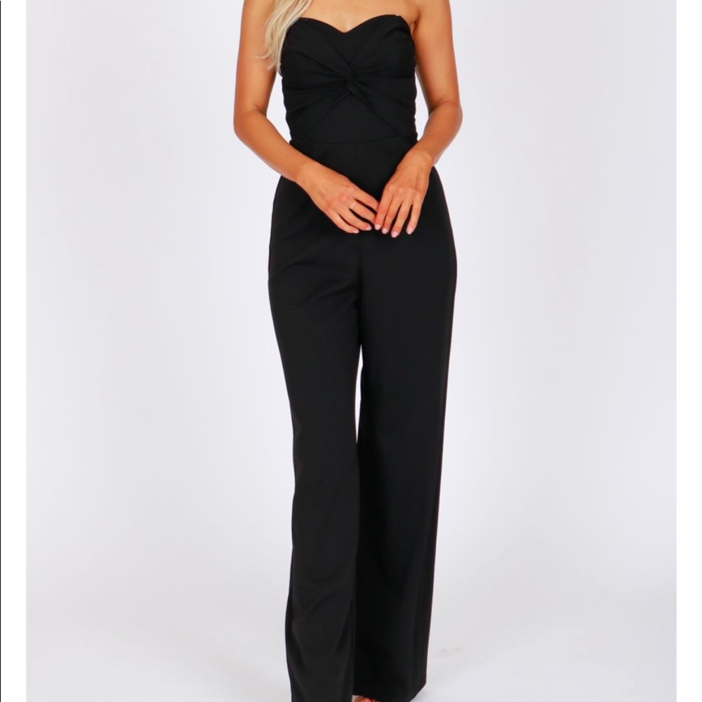 NWT Strapless jumpsuit w knot at bust🖤